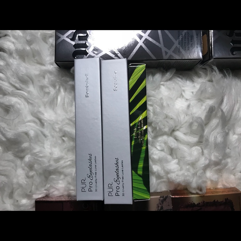 Makeup Lot - Picture 6 of 7